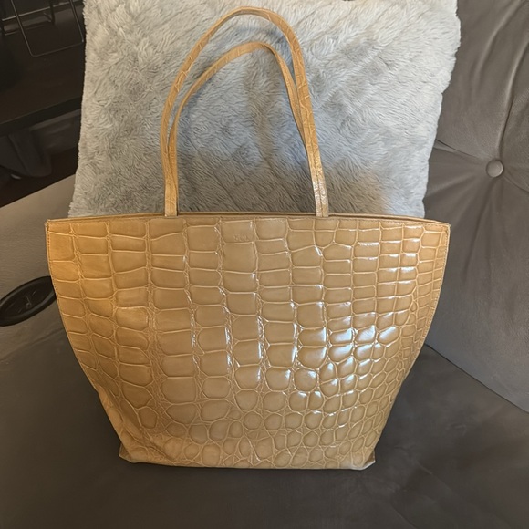 Vintage Furla Tote Handbag, 11.5”X 16”, Some wear/rubbing on the bottom corners. - Picture 2 of 13